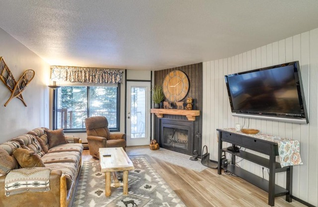Walkable Brian Head Condo Steps to Ski Resort!