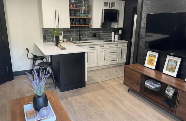 Walker Top Private Quiet Luxury 1 Br. Villa