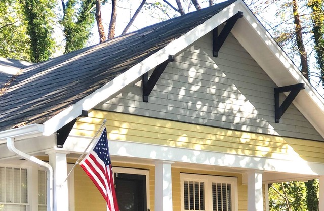 Walking distance to Downtown Morganton and scenic drive to mountain adventures.