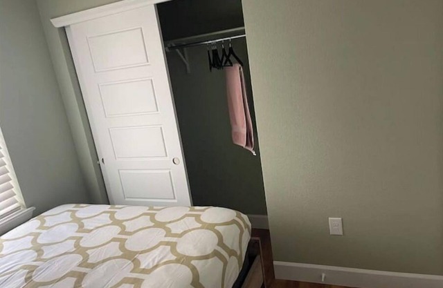 Walkout basement and easy access to I-70 and DIA