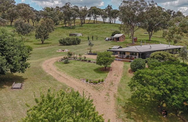 Wandarra Homestead | Luxury Dog Friendly Accomm, Mudgee