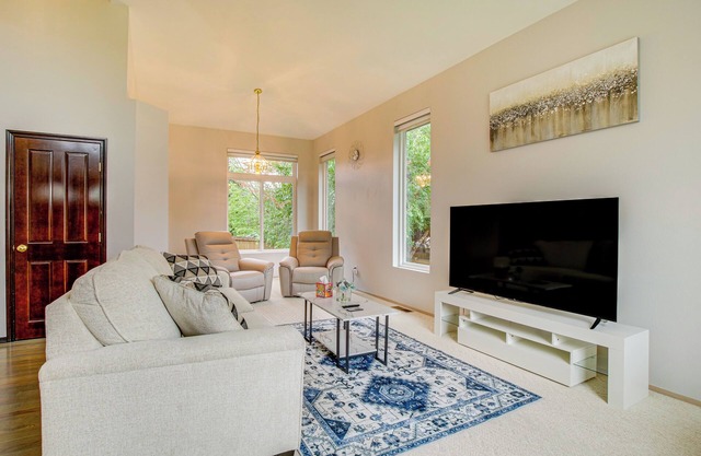 Washington Retreat w/Yard - Near Seattle!