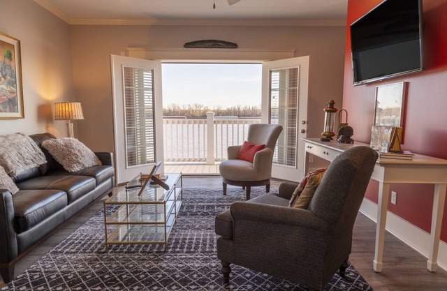 Waterfront Apartment, 2nd floor unit