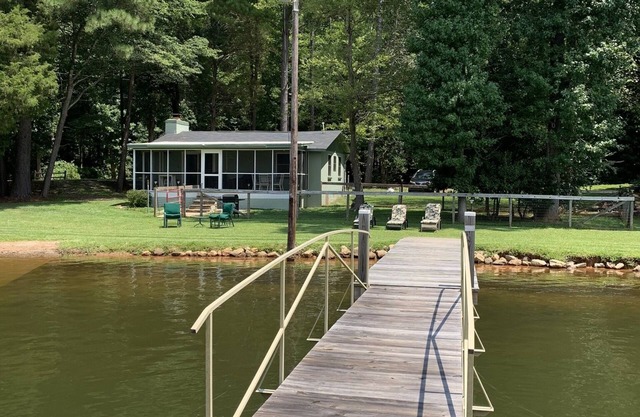 Waterfront Cottage on Lake Murray in Chapin, SC