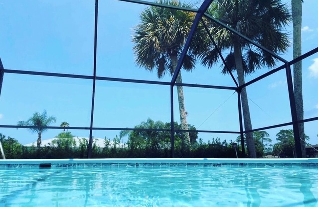 Waterfront-Htd Pool & Spa Dock-Kayak-Beaches- Endless Summer!