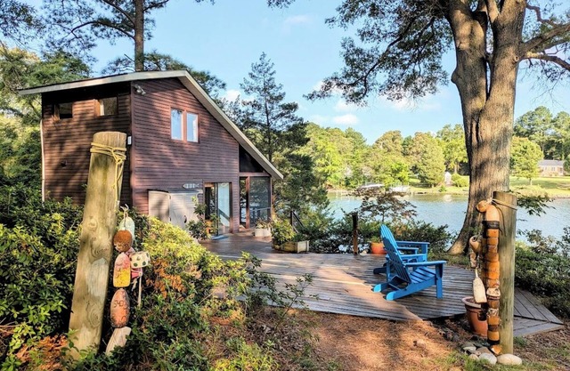 Waterfront Loft on the Yeocomico River - Kayaks, Dock & Screened Porch