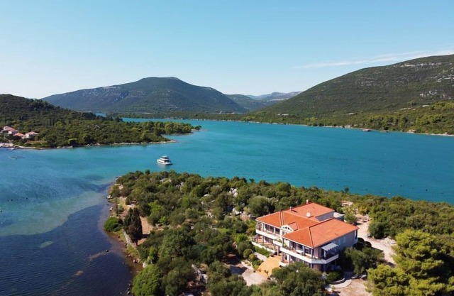 Waterfront Oasis by Interhome