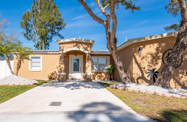 Waterfront Paradise Lagoon - Perfect sunsets