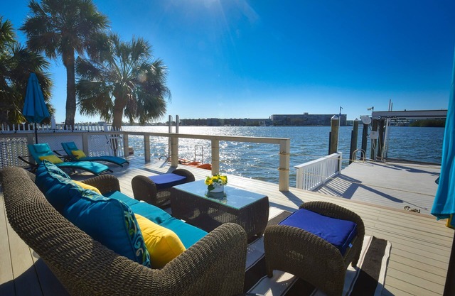 Waterfront St Pete Home Pet Friendly! Fast WiFi Near Beach & Downtown