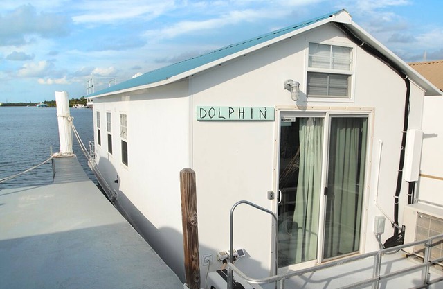 Waterfront Sunset View Aqua Villa Dolphin @ Mangrove Marina Resort