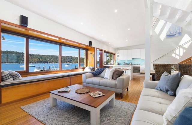 Waters Edge|Peaceful Scotland Island Retreat