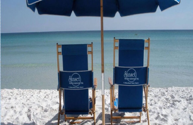 WATERS EDGE unit 101- Heated pool and beach service included March- October