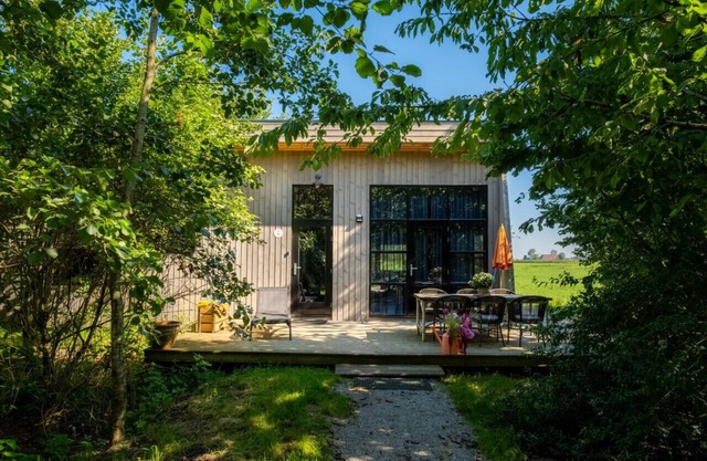 Waterside holiday home. Centrally situated in Friesland