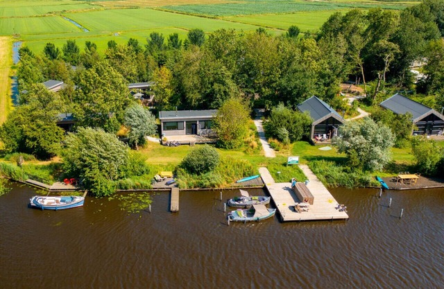 Waterside holiday home. Centrally situated in Friesland