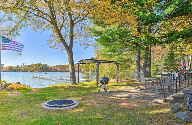 Waupaca Lake Cottage w/ Fire Pit & Boat Dock