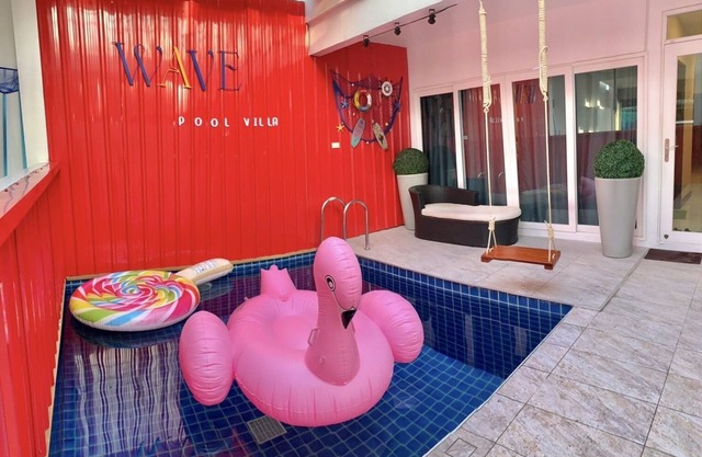 Wave Pool Villa Pattaya วิลล่า 2 ห้องนอน 3 ห้องน้ำ 5 นาทีถึงทะเล