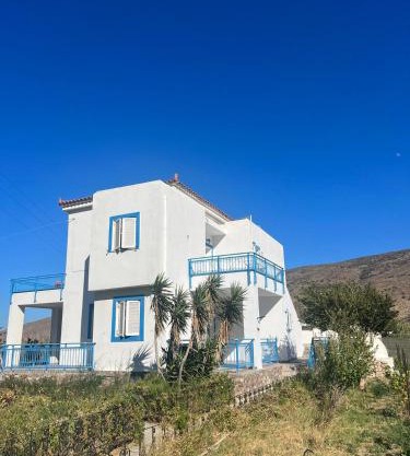 Waves and Wonders Apartment