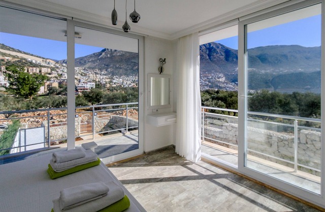 WE NO LONGER OWN THIS PROPERTY - DO NOT BOOK THROUGH THIS PAGE