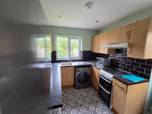 Weekly 10 percent Off, WiFi,Parking, Sleeps 8