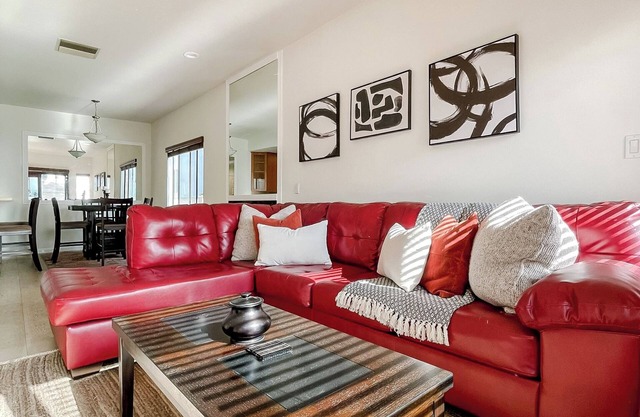 WEHO/Beverly Hills Luxury 2BD/2.5BA + Balconies