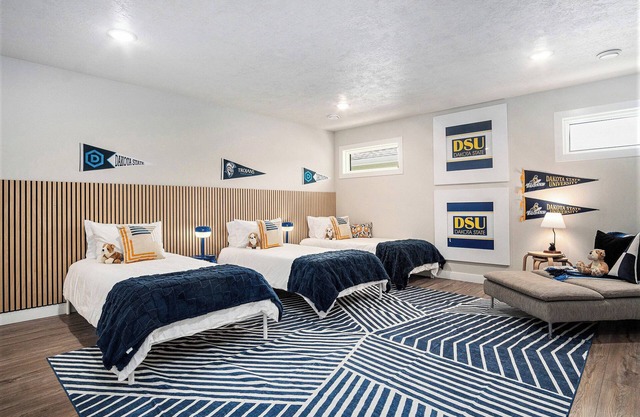 Welcome Hunters! Dog Friendly Home - 3 TVs - Private Fenced Yard