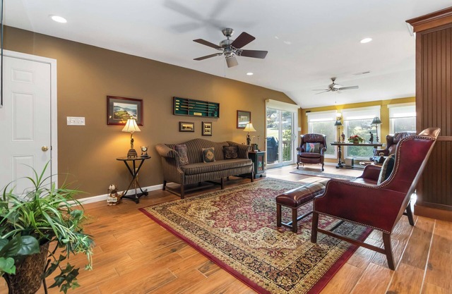 Welcome to Double Eagle on Seven- Lake Cumberland's Elegant Golf Side Retreat