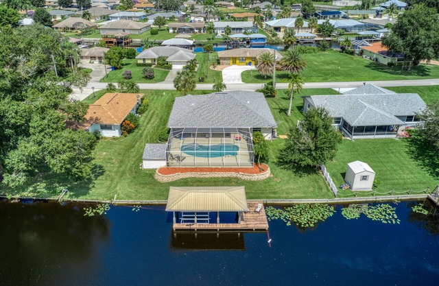 Welcome to Floridays.a quiet place by the lake