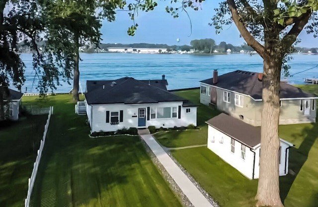 Welcome to Island life!Charming waterfront home with amazing views of N. Channel