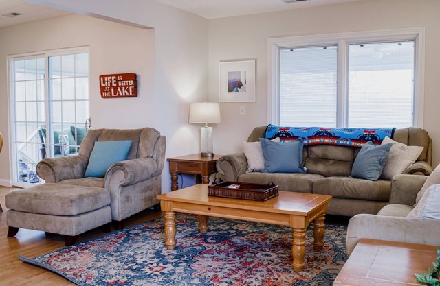 Welcome to Lake Home at the Tee Box – Your Lake Home Away From Hom