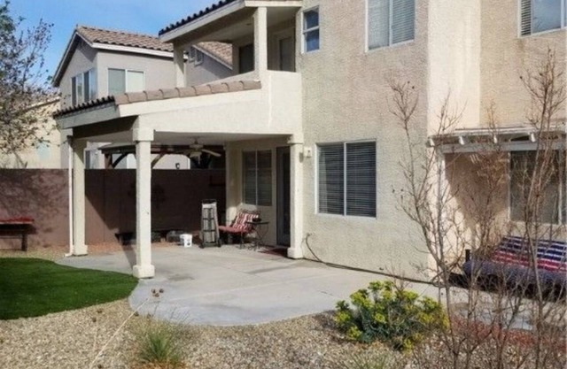 Welcome to our charming and cozy retreat in the heart of Las Vegas