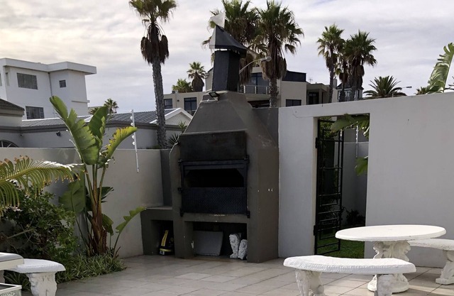 Welcome to our charming guesthouse in Cape Town!