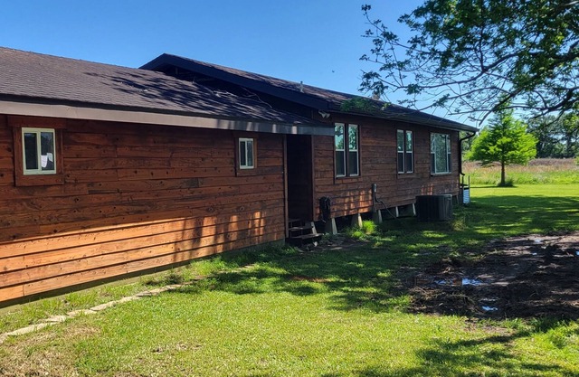 Welcome to our cozy and secluded location on a picturesque blueberry farm.