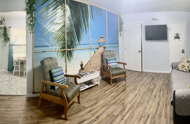 Welcome to our Little Minnow! Perfect for beachgoers, fishermen, and vacation!
