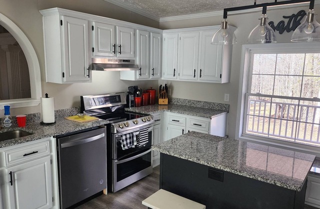 Welcome to Sandy Creek Sanctuary! Your secluded private getaway for relaxation!