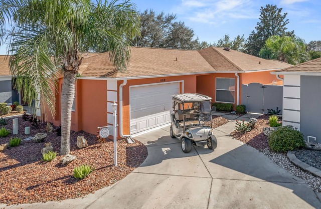 Welcome to Tee Off Villa - Beautiful 2 Bd/2 Ba on Golf Course w/Cart & Hot Tub