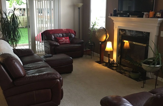 Welcome to the Lighthouse! Charming 3-bdrm home with 2 decks in Virginia Beach