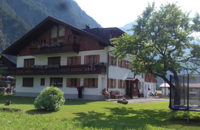 Welcome to the Somweber family