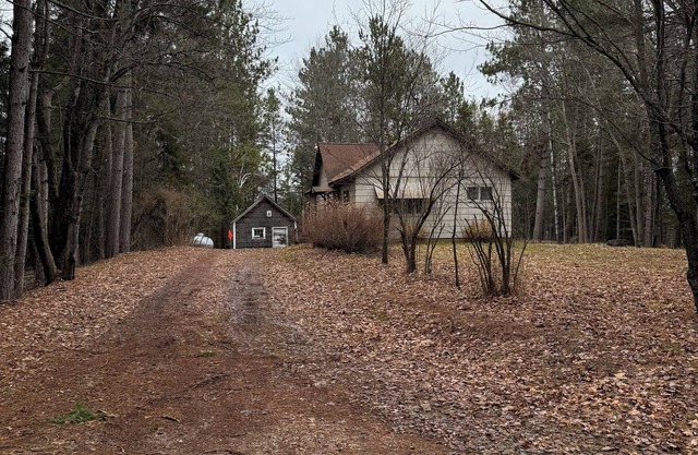Welcoming 3-bedroom house in Trout Creek on trail 8.
