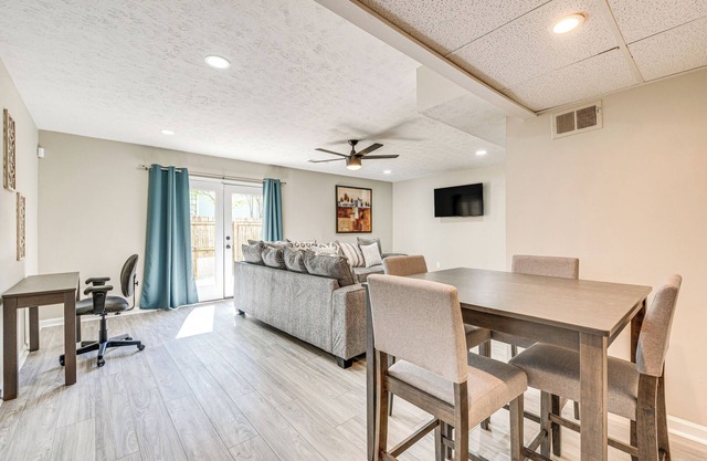 Welcoming Townhome: 1/2 Mi to Downtown Smyrna