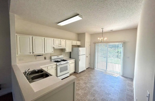 Welcoming townhome with AC in Morrisville - 3 bedrooms