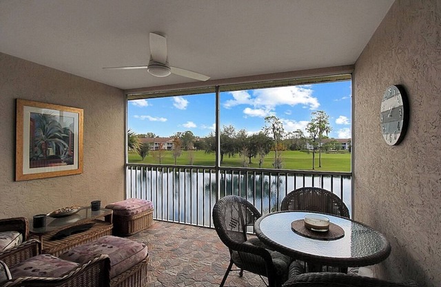 Well-appointed lakefront condo | Heritage Oaks County Club - Bellevue