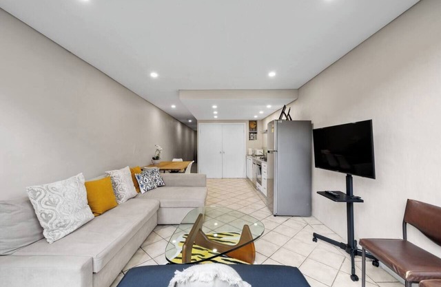 Well-Connected 4 BR House/Central station- 12 mins