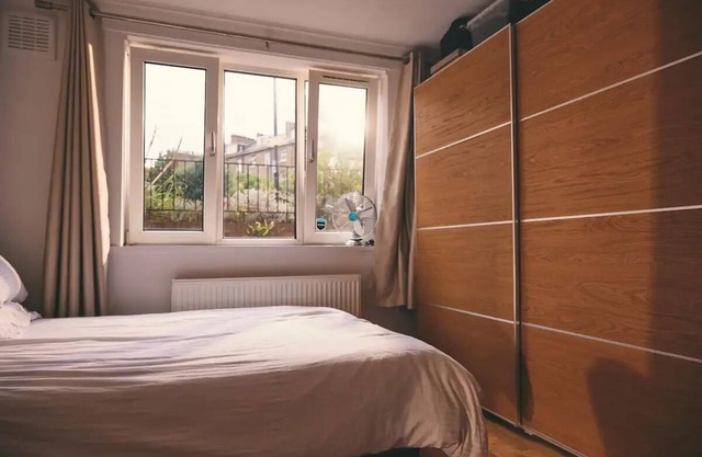 Well-connected & furnished 1 bedroom flat