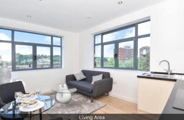 Well Connected, Light, Stylish City Pad. WiFi inc.