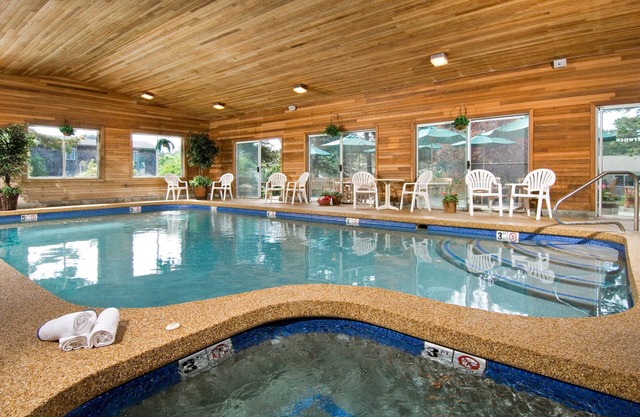 Wellfleet Motel and Lodge