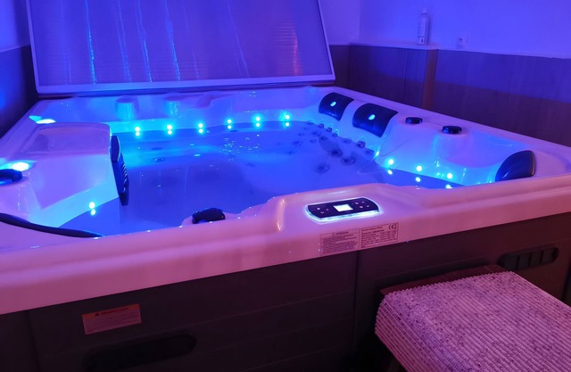 Wellness Cottage with Spa, Private Terrace, Garden and Wi-Fi