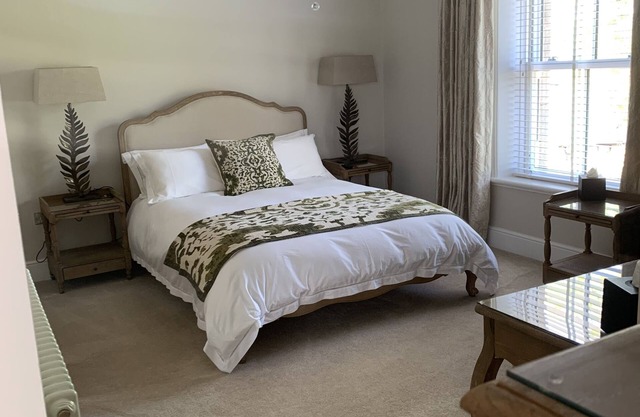 West bound - Luxurious, Elegant and Quiet