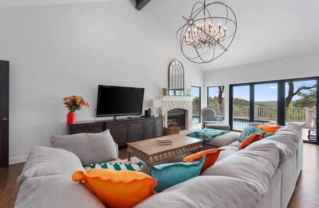 Westlake 4br Home - Stunning Views and Pool