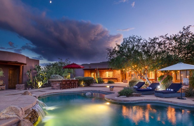 Westland by AvantStay | Desert Oasis w/ Mountain View, Pool & Basketball Court!