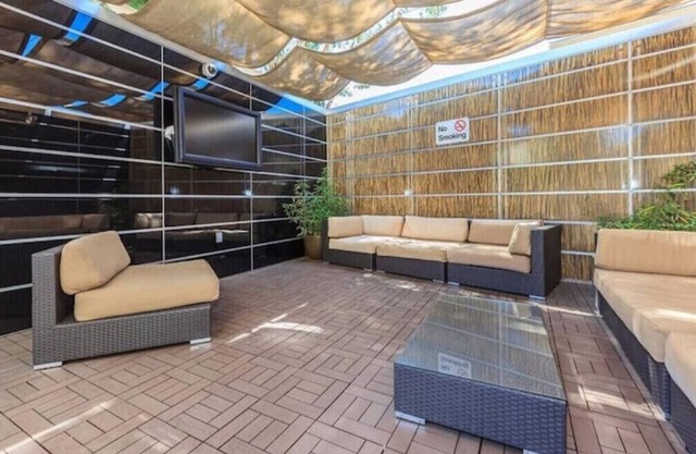 Westwood Vacation Home near UCLAnn